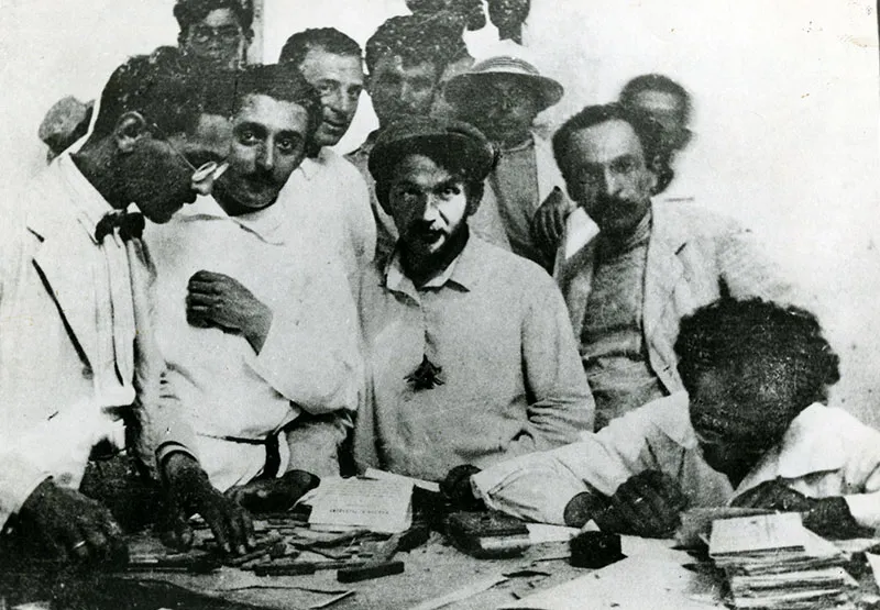 מערכת עתון דבר 1921